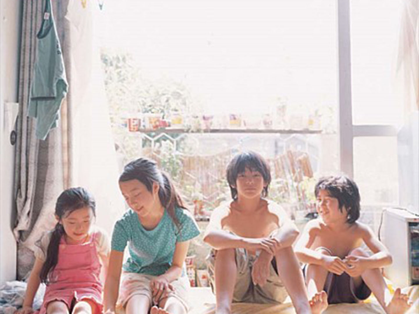 아무도 모른다 poster